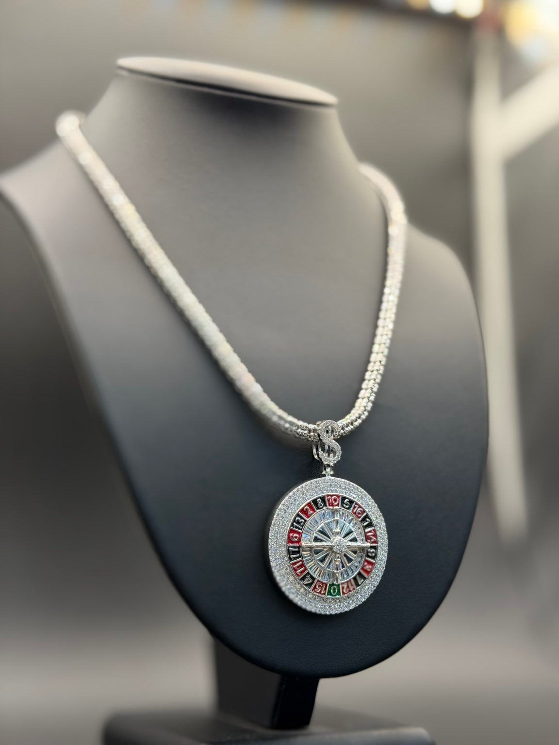 5MM Moon Ice Cut Chain inches + Roulette Pendant