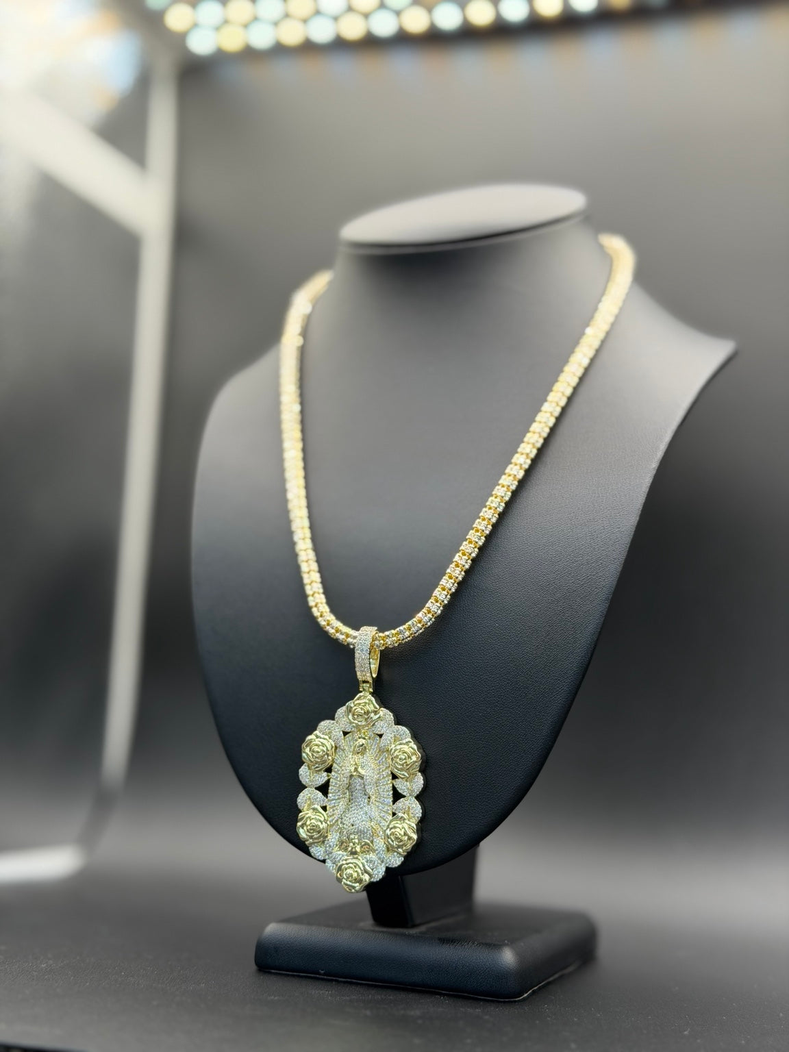 5MM Moon Ice Cut Chain inches + Virgen Maria Pendant