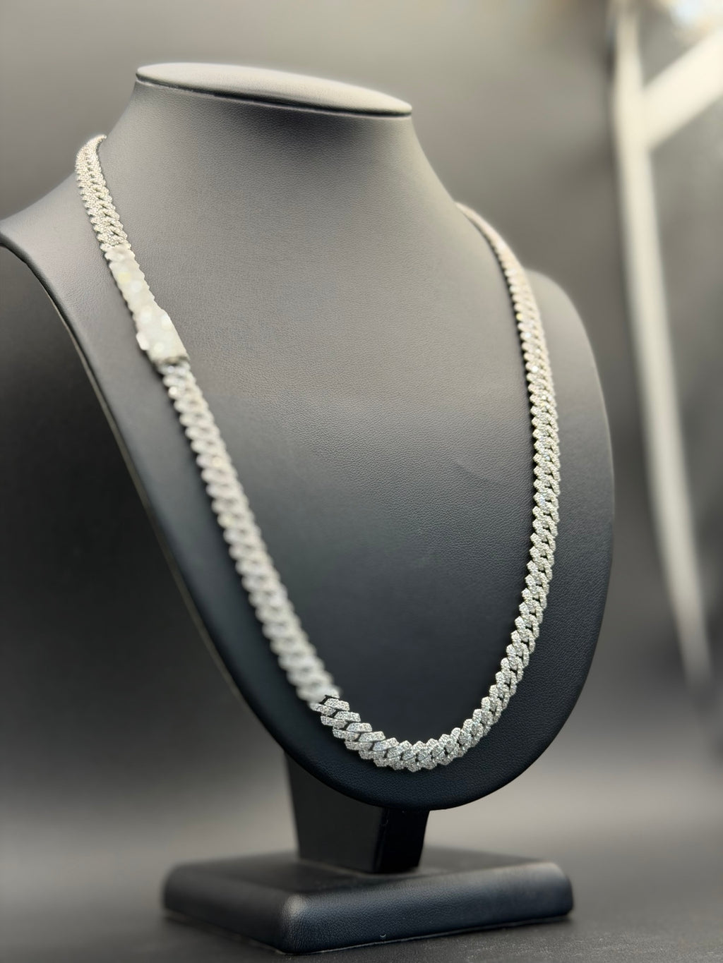 VVS1 Moissanite Cuban Link Chain 8.5mm
