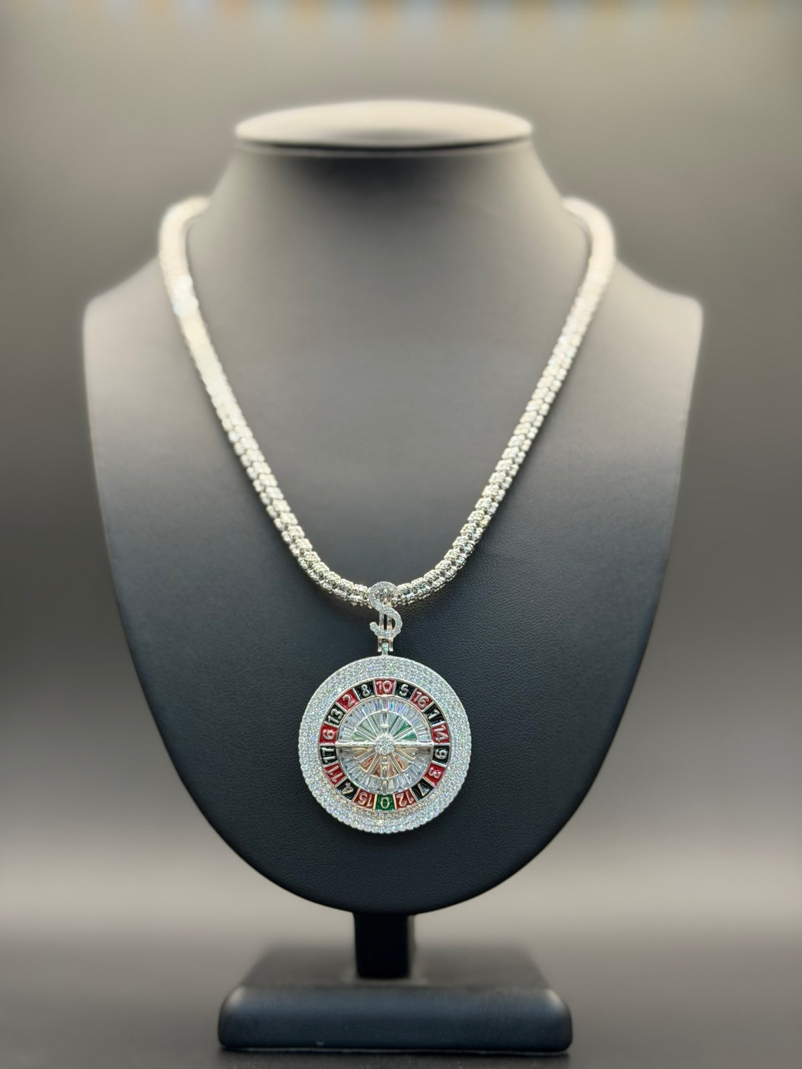 5MM Moon Ice Cut Chain inches + Roulette Pendant