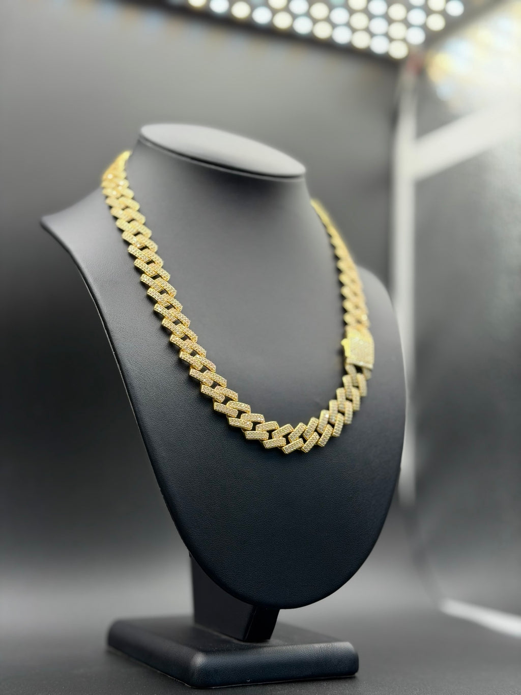VVS1 Moissanite Cuban Link Chain 12.5MM