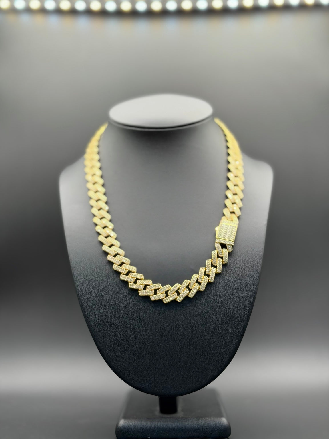 VVS1 Moissanite Cuban Link Chain 12.5MM