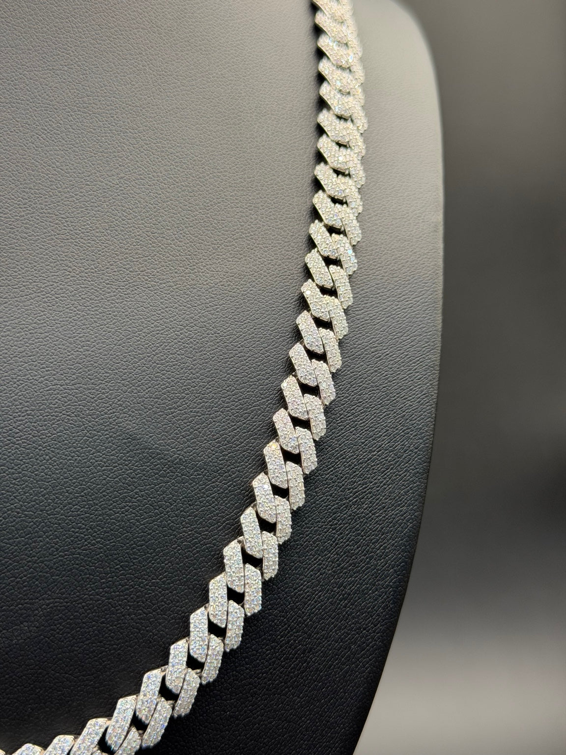 VVS1 Moissanite Cuban Link Chain 10MM