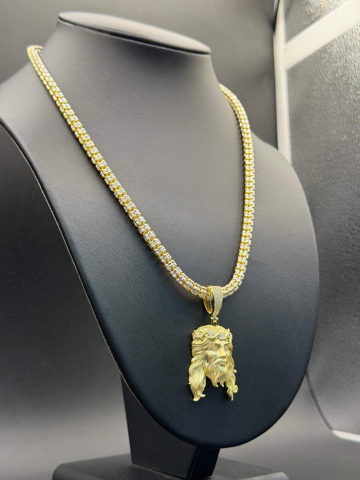 5MM Moon Ice Cut Chain inches + JESUS Pendant